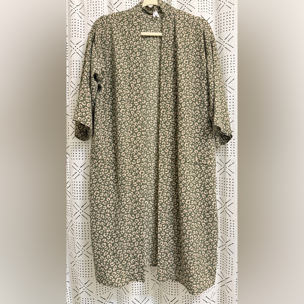 Green and Beige Leopard Print Duster